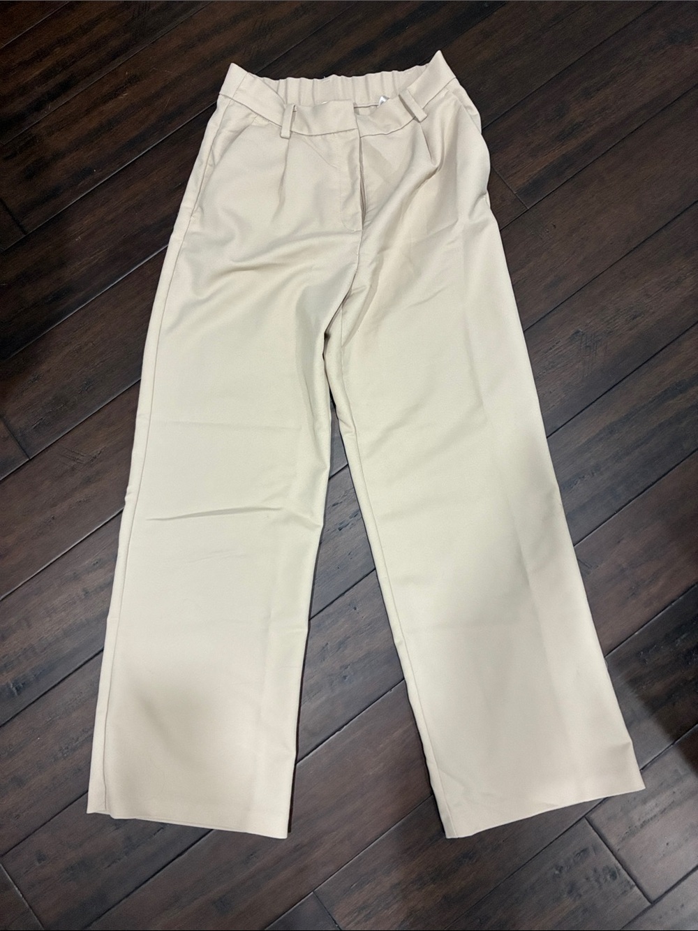H&M Flattering Wide-Leg Dress Pants in Beige
